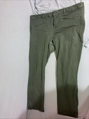 GAP Straight-Leg Jeans in Olive